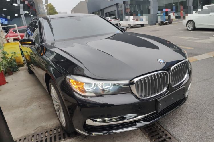 Used BMW 7 Series 2018 730Li Leading Model Excellence Package Front Right 45 Deg