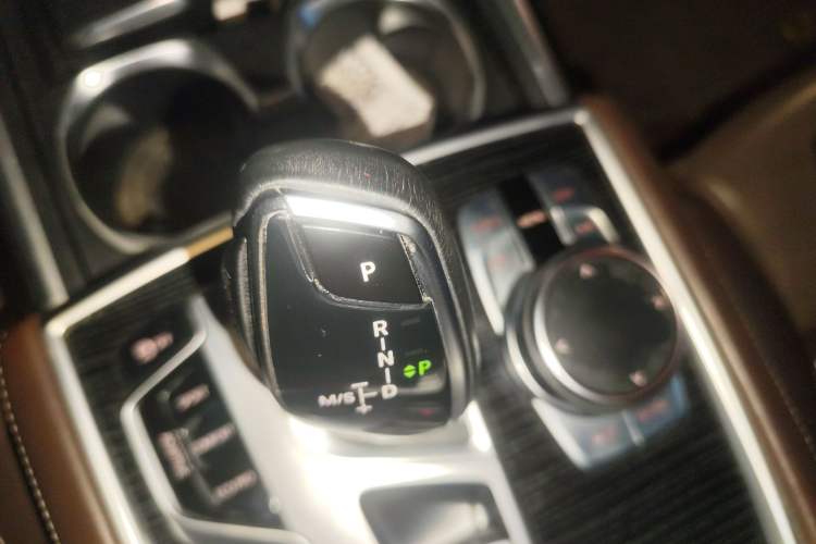 Used BMW 7 Series 2018 730Li Luxury Edition M Sport Package Gear Lever