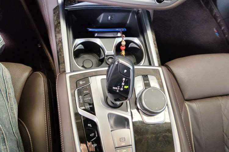 Used BMW 7 Series 2018 730Li Luxury Model Excellence Package Gear Lever