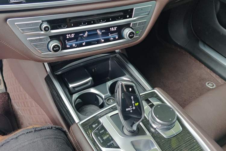 Used BMW 7 Series 2018 730Li Leading Model M Sport Package Gear Lever