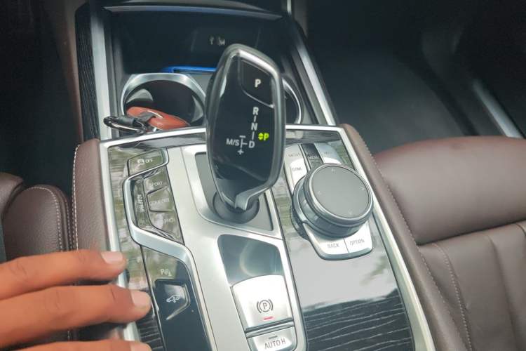 Used BMW 7 Series 2018 730Li Leading Model M Sport Package Gear Lever