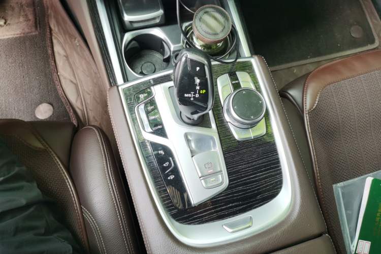 Used BMW 7 Series 2018 730Li Leading Model M Sport Package Gear Lever