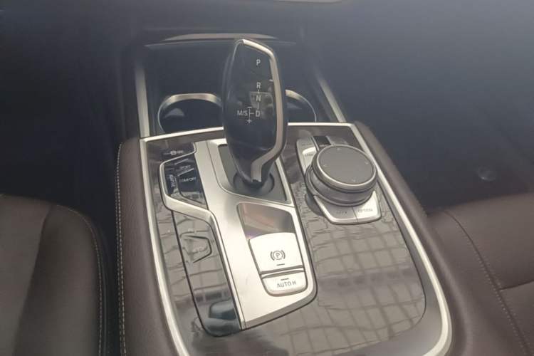Used BMW 7 Series 2018 730Li Leading Model Excellence Package Gear Lever