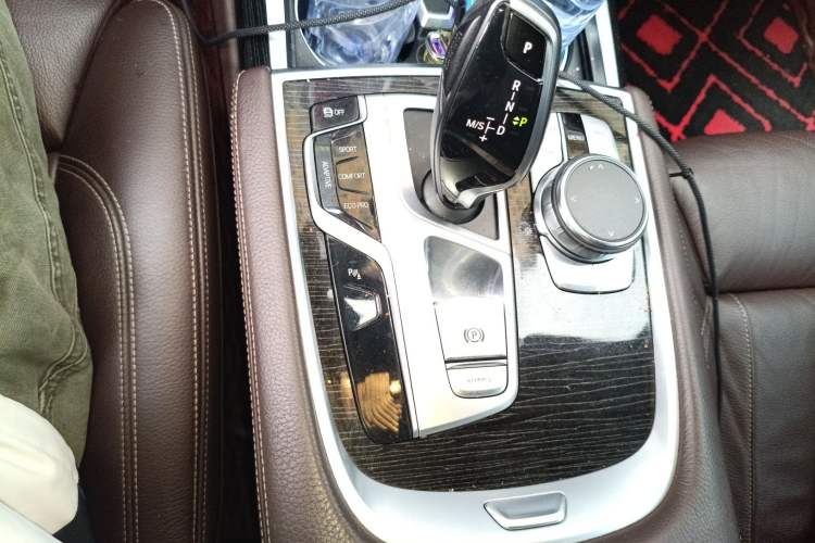 Used BMW 7 Series 2018 730Li Leading Model M Sport Package Gear Lever