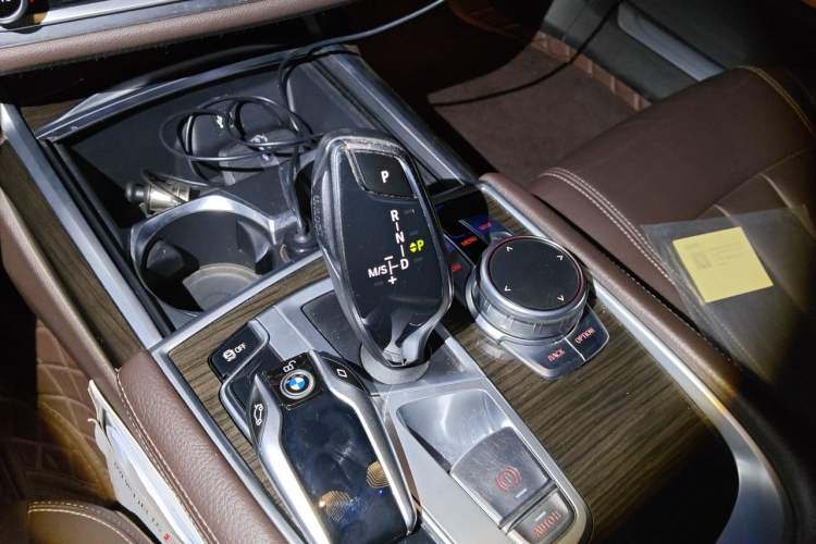 Used BMW 7 Series 2018 730Li Leading Model Excellence Package Gear Lever
