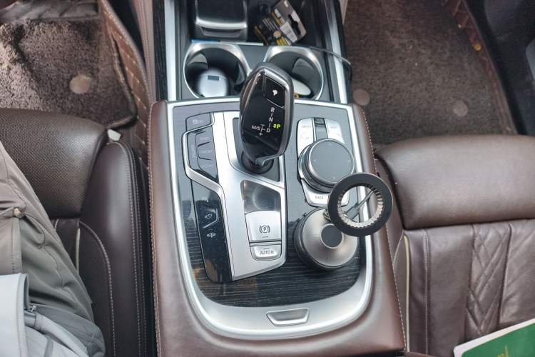 Used BMW 7 Series 2018 730Li Luxury Edition M Sport Package Gear Lever