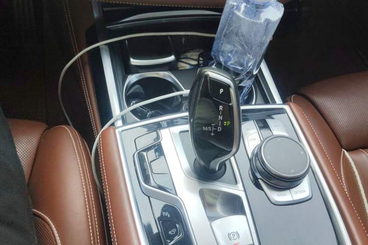 Used BMW 7 Series 2018 740Li xDrive Luxury Edition Excellence Package Gear Lever