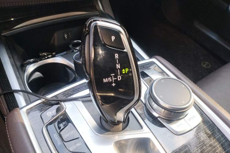 Used BMW 7 Series 2018 730Li Luxury Edition M Sport Package Gear Lever