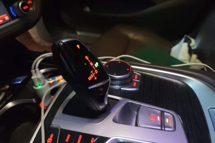 Used BMW 7 Series 2018 730Li Leading Model M Sport Package Gear Lever