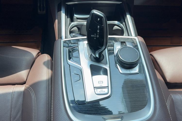 Used BMW 7 Series 2018 730Li Leading Model M Sport Package Gear Lever