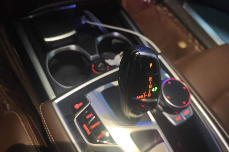 Used BMW 7 Series 2018 730Li Luxury Edition M Sport Package Gear Lever