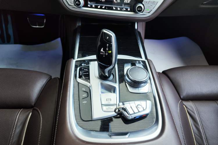 Used BMW 7 Series 2018 730Li Luxury Edition M Sport Package Gear Lever