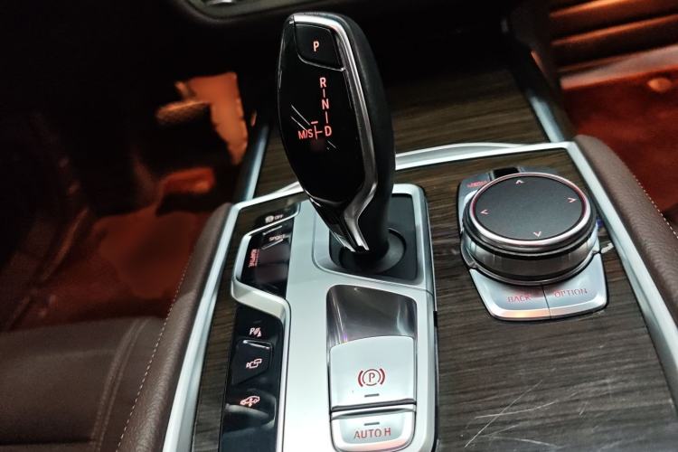 Used BMW 7 Series 2018 730Li Leading Model Excellence Package Gear Lever