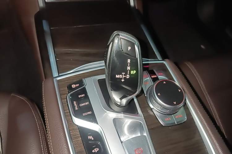Used BMW 7 Series 2018 730Li Leading Model Excellence Package Gear Lever