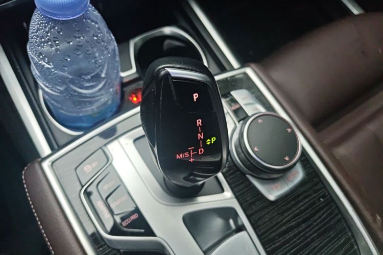 Used BMW 7 Series 2018 730Li Leading Model M Sport Package Gear Lever