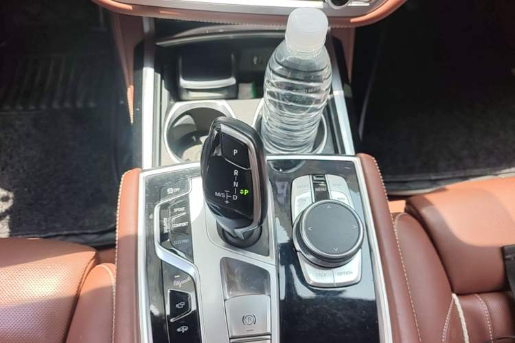 Used BMW 7 Series 2018 740Li xDrive Luxury Edition M Sport Package Gear Lever