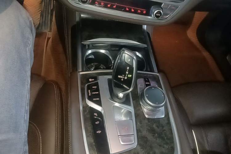 Used BMW 7 Series 2018 730Li Luxury Model Excellence Package Gear Lever