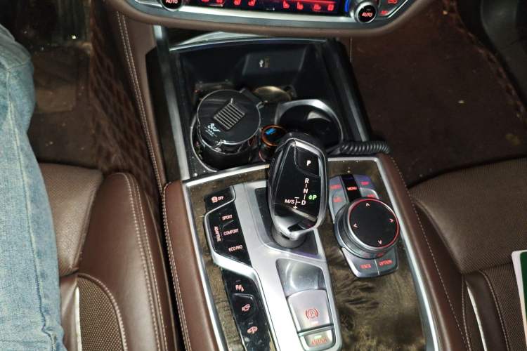 Used BMW 7 Series 2018 730Li Luxury Model Excellence Package Gear Lever