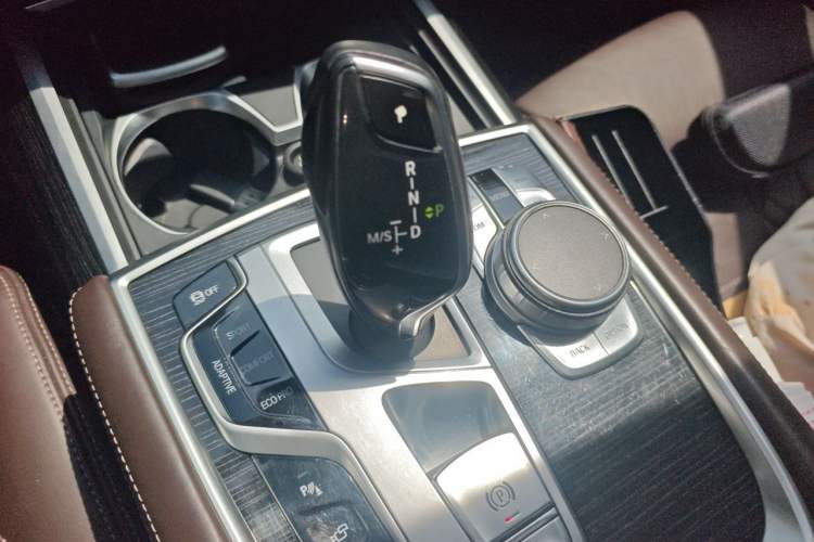 Used BMW 7 Series 2018 730Li Luxury Edition M Sport Package Gear Lever