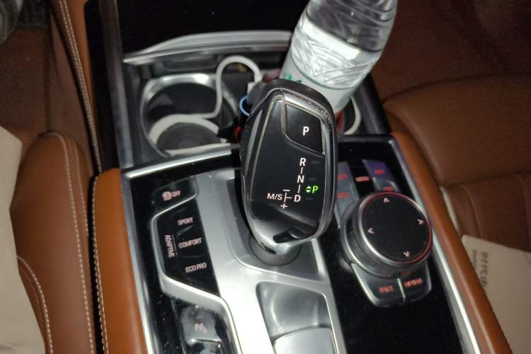 Used BMW 7 Series 2018 740Li xDrive Luxury Edition Excellence Package Gear Lever