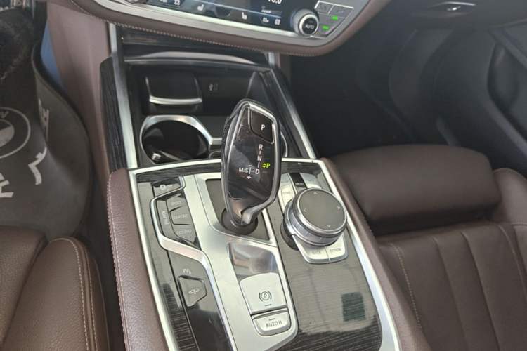 Used BMW 7 Series 2018 730Li Leading Model M Sport Package Gear Lever