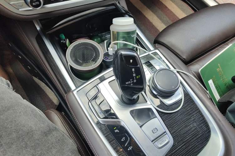 Used BMW 7 Series 2018 730Li Luxury Edition M Sport Package Gear Lever