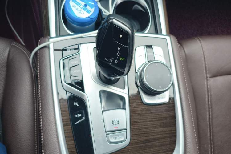 Used BMW 7 Series 2018 730Li Leading Model Excellence Package Gear Lever