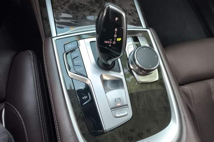 Used BMW 7 Series 2018 740Li Leading Model Excellence Package Gear Lever