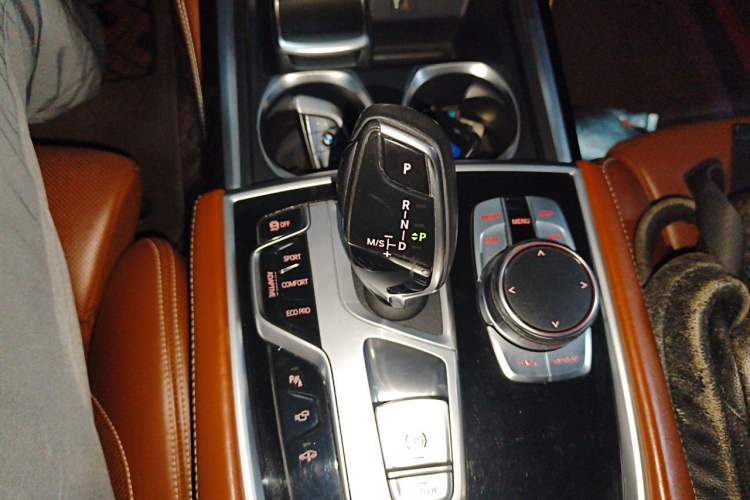 Used BMW 7 Series 2018 740Li xDrive Luxury Edition M Sport Package Gear Lever