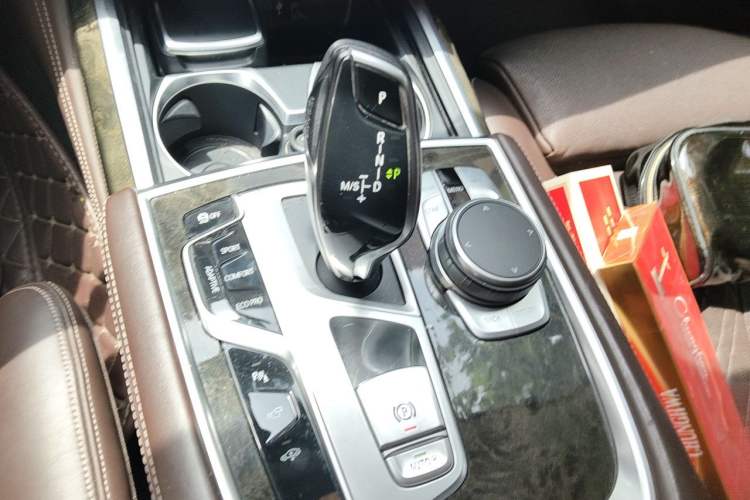 Used BMW 7 Series 2018 730Li Luxury Model Excellence Package Gear Lever