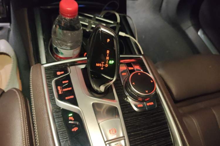Used BMW 7 Series 2018 730Li Leading Model M Sport Package Gear Lever