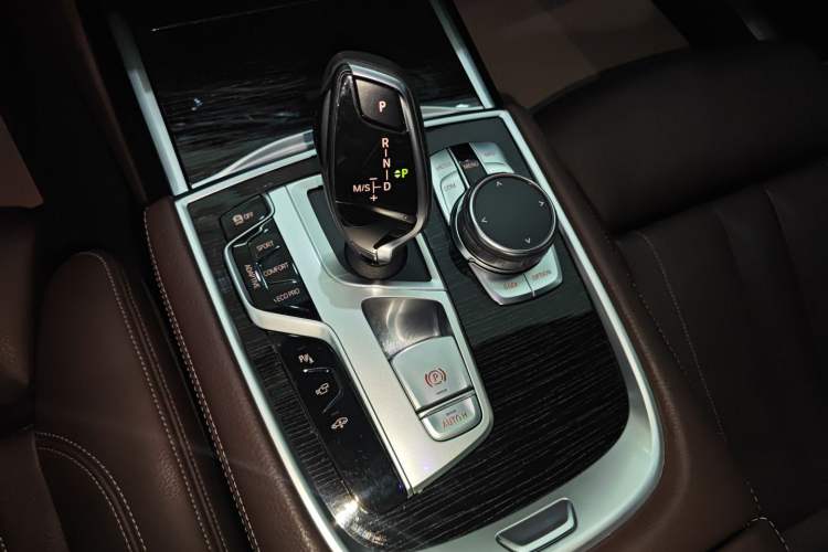 Used BMW 7 Series 2018 730Li Leading Model M Sport Package Gear Lever