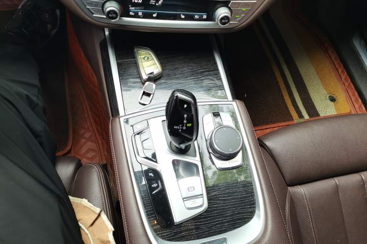 Used BMW 7 Series 2018 730Li Leading Model M Sport Package Gear Lever