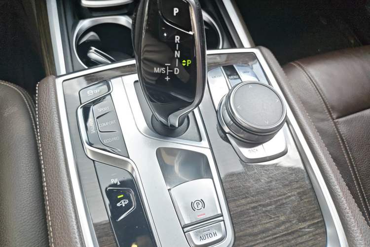 Used BMW 7 Series 2018 730Li Leading Model Excellence Package Gear Lever