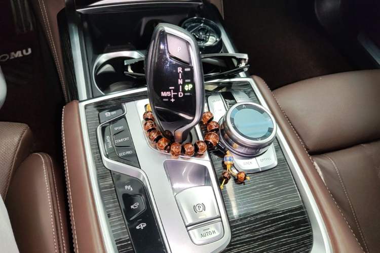 Used BMW 7 Series 2018 730Li Luxury Edition M Sport Package Gear Lever