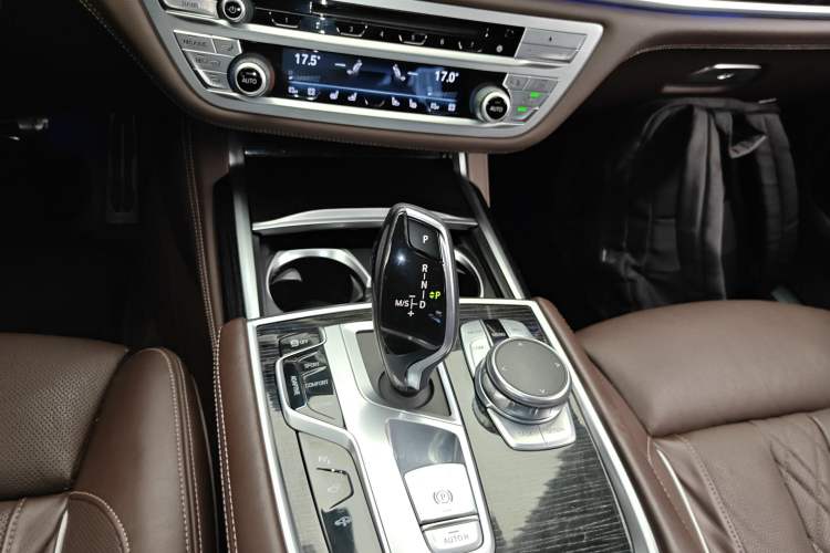 Used BMW 7 Series 2018 730Li Luxury Edition M Sport Package Gear Lever
