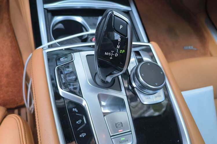 Used BMW 7 Series 2018 740Li xDrive Luxury Edition M Sport Package Gear Lever