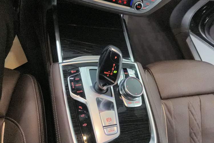 Used BMW 7 Series 2018 730Li Luxury Edition M Sport Package Gear Lever