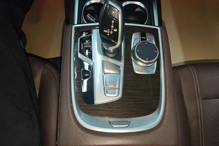 Used BMW 7 Series 2018 730Li Leading Model Excellence Package Gear Lever