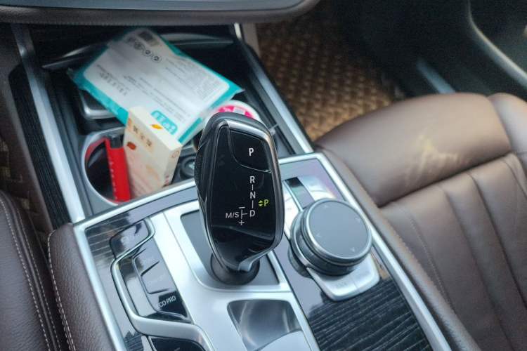 Used BMW 7 Series 2018 730Li Leading Model M Sport Package Gear Lever