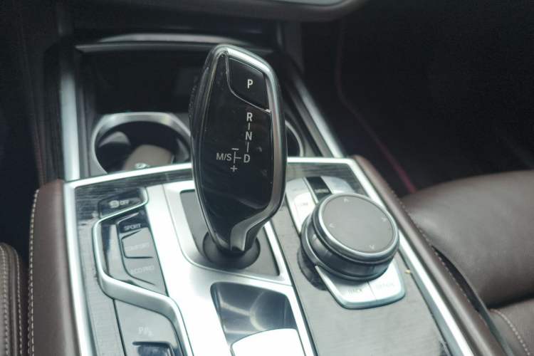 Used BMW 7 Series 2018 730Li Luxury Edition M Sport Package Gear Lever