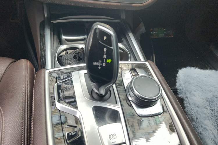 Used BMW 7 Series 2018 730Li Leading Model M Sport Package Gear Lever