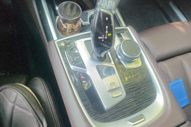 Used BMW 7 Series 2018 730Li Leading Model M Sport Package Gear Lever