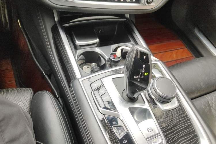 Used BMW 7 Series 2018 740Li M Sport Package Leading Model Gear Lever