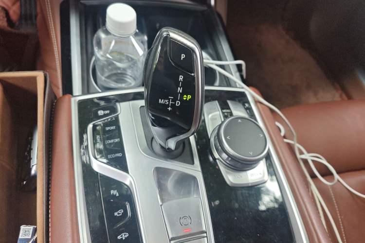 Used BMW 7 Series 2018 740Li xDrive Luxury Edition Excellence Package Gear Lever