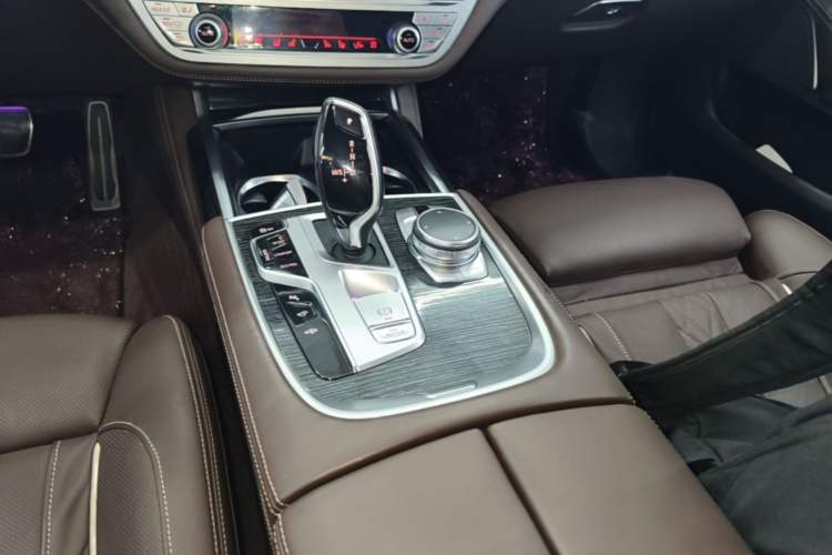 Used BMW 7 Series 2018 730Li Luxury Edition M Sport Package Gear Lever