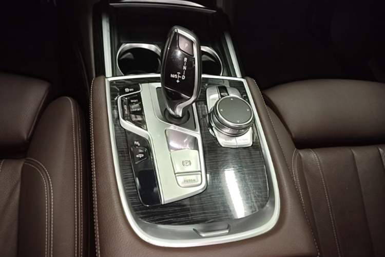 Used BMW 7 Series 2018 730Li Leading Model M Sport Package Gear Lever