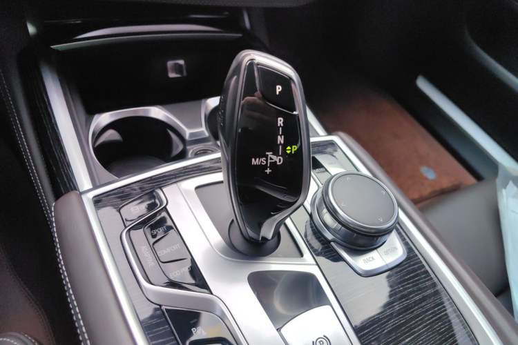Used BMW 7 Series 2018 740Li M Sport Package Leading Model Gear Lever