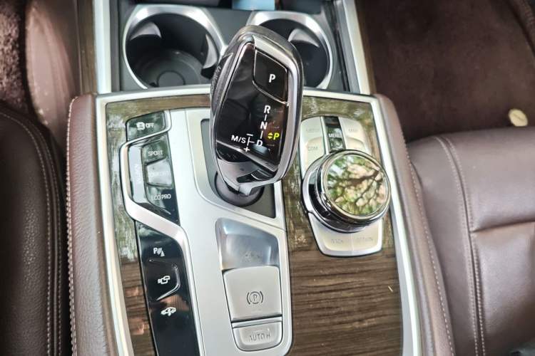 Used BMW 7 Series 2018 730Li Leading Model Excellence Package Gear Lever