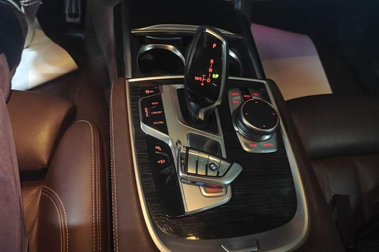 Used BMW 7 Series 2018 730Li Leading Model M Sport Package Gear Lever